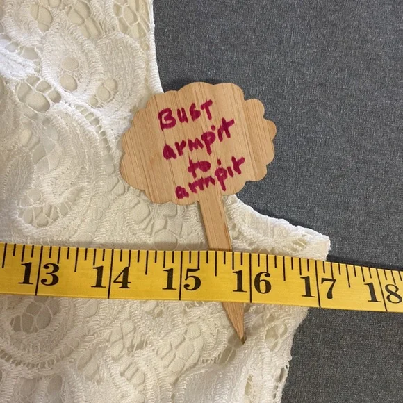 APT. 9 Size 10 A-line off white lace sleeveless 100% nylon dress with lining. - Picture 4 of 7